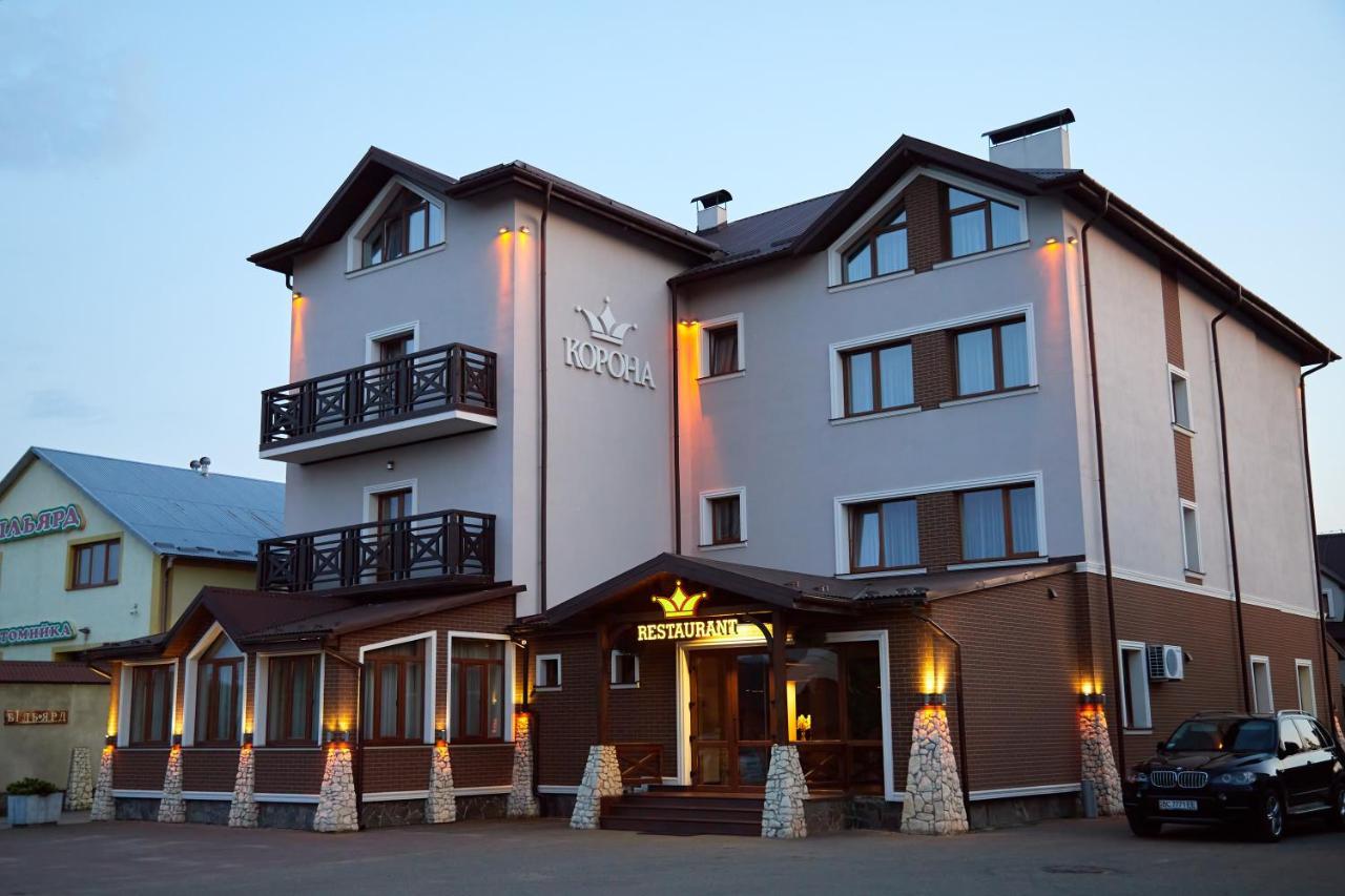 Hotel Korona Mostyska Exterior photo